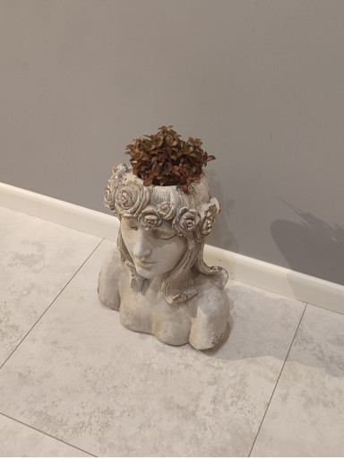 Zdjęcie oferty: Osłonka dekoracyjna Głowa Kobieta na kwiaty