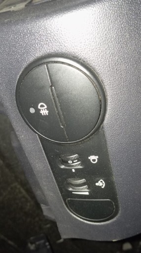 Zdjęcie oferty: HYUNDAI I10 2010 r  REGULACJA ŚWIATEŁ przycisk  włącznik przeciwmgłowe 