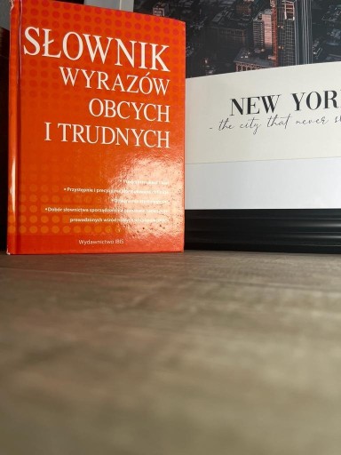 Zdjęcie oferty: Slownik wyrazow obcych i trudnych