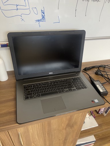 Zdjęcie oferty: Laptop Dell inspirion 17’’ uszkodzony
