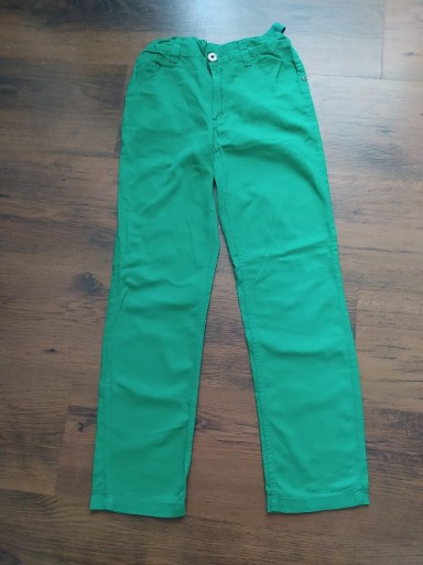 Zdjęcie oferty: Spodnie materiałowe zielone 5-10-15, rozmiar140
