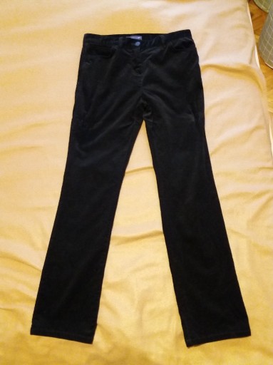 Zdjęcie oferty: Czarne spodnie sztruksowe prosta nogawka M&S 40 L