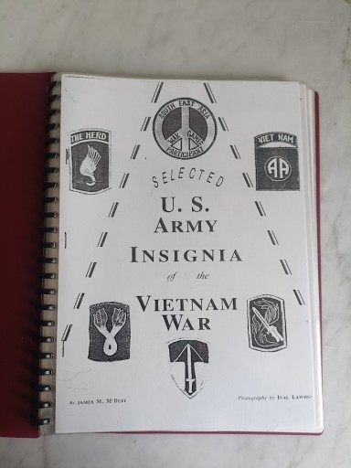 Zdjęcie oferty: Selected US Army Insignia of the Vietnam War