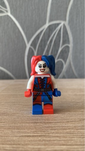 Zdjęcie oferty: Lego figurka sh260 Harley Quinn DC 76053