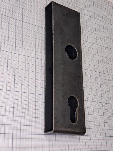 Zdjęcie oferty: Puszka metalwa - kaseta do wspawania pod zamek bębenkowy 72/34/17 solidna