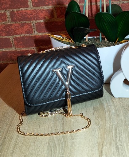 Zdjęcie oferty: Torebka damska na ramię czarna klasyczna