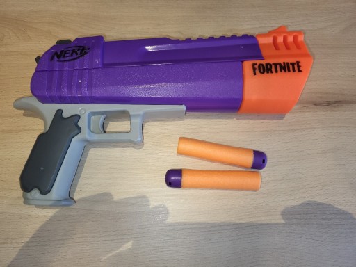 Zdjęcie oferty: NERF Fortnite HC-E Blaster (używany)