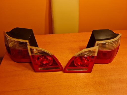 Zdjęcie oferty: Lampy tył BMW E61 preLCI komplet ładne 