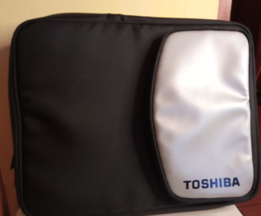 Zdjęcie oferty: Torba do Laptopa Toshiba Pokrowiec oryginalny Etui