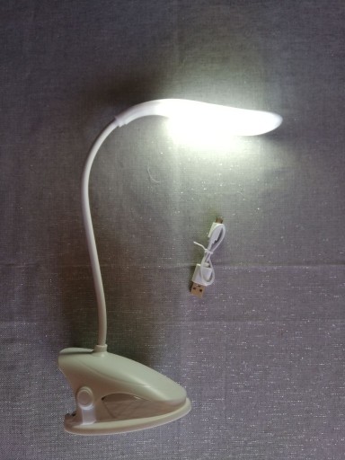 Zdjęcie oferty: Lampka nocna na akumulatorek, bezprzewodowa, klips