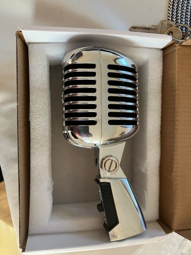 Zdjęcie oferty: Mikrofon Retro Elvis metalowa chromowana obudowa