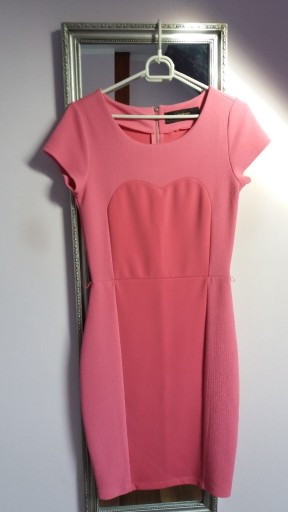 Zdjęcie oferty: Elegancka różowa sukienka Reserved S 36 j. nowa
