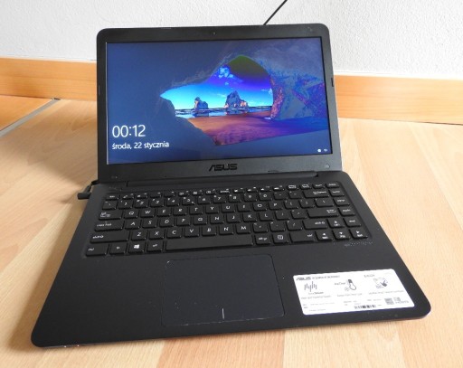 Zdjęcie oferty: Laptop Asus E402Y