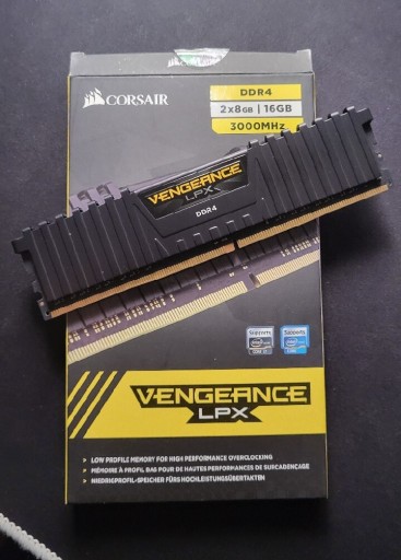 Zdjęcie oferty: Corsair Vengeance LPX DDR4 8GB 3000MHz CL15