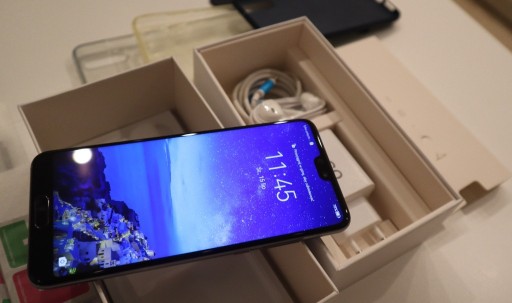 Zdjęcie oferty: Huawei P20 4 GB / 128 GB 4G (LTE) niebieski