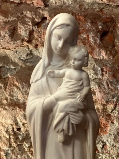 Zdjęcie oferty: Figura Maryji z dzieciątkiem