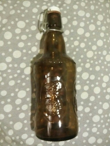 Zdjęcie oferty: Stara butelka brąz po piwie ozdobna z zamknięciem