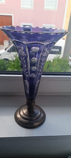 Zdjęcie oferty: Stary wazon kryształowy na srebrnej podstawie