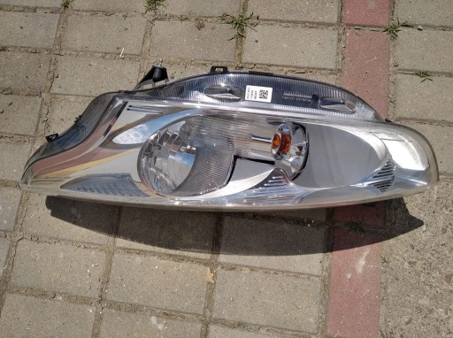 Zdjęcie oferty: Lampa b-max lewy przod 2015