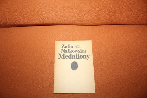 Zdjęcie oferty: Medaliony Zofia Nałkowska 1982 rok