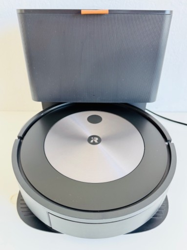 Zdjęcie oferty: IROBOT ROOMBA J7+ STACJA DOKUJĄCA CLEAN BASE CZARNY APLIKACJA