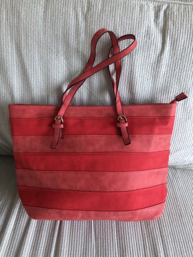 Zdjęcie oferty: Nowa torebka na ramię zmieści A4 super kolory 