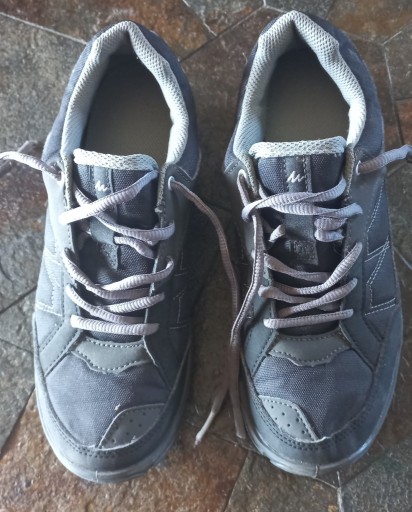 Zdjęcie oferty: Buty turystyczne Quechua NH100 rozmiar 39