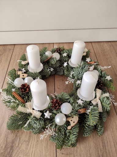 Zdjęcie oferty: Wianek wieniec adwentowy jodła nobilis biały żywy 