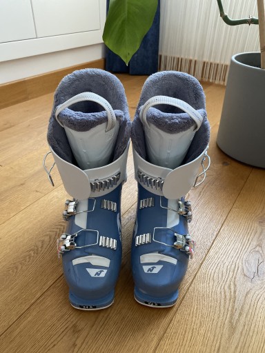 Zdjęcie oferty: Buty narciarskie Nordica Junior r. 24,5