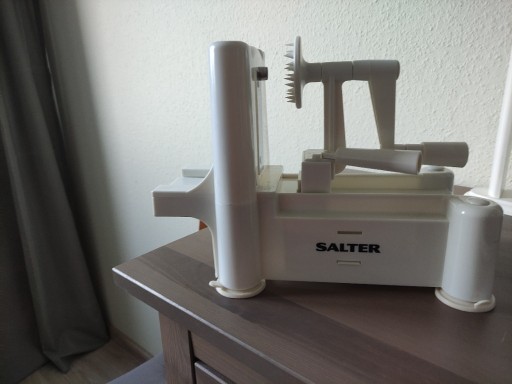 Zdjęcie oferty: Spiralizer Salter, prawie jak nowy