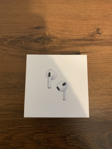 Zdjęcie oferty: Słuchawki Apple AirPods (3. generacji)
