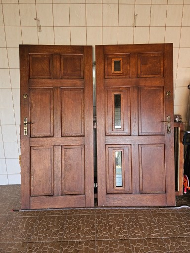 Zdjęcie oferty: Drzwi dębowe 80 i 90 lewe i prawe z futrynami