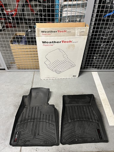 Zdjęcie oferty: Nissan 370Z WeatherTech dywaniki / wycieraczki