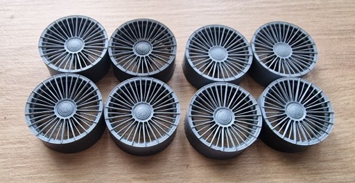Zdjęcie oferty: Felgi Avant Garde AGL63 1:18