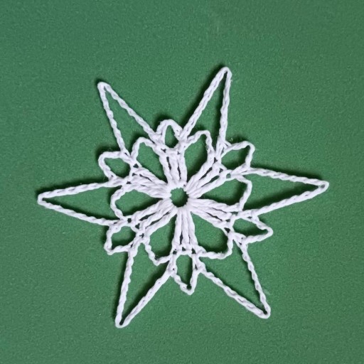 Zdjęcie oferty: Gwiazdka szydełkowa biała na choinkę, śnieżynka