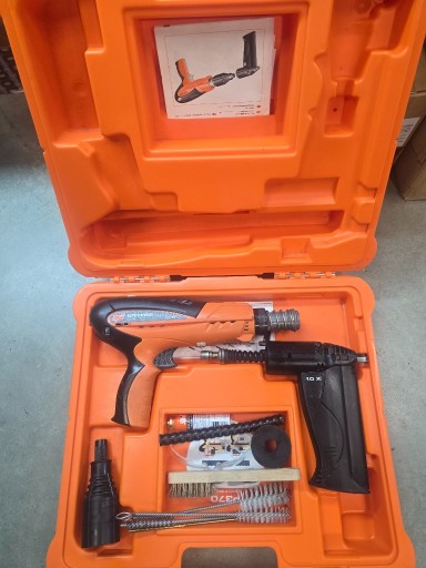 Zdjęcie oferty: SPITFIRE SPIT P370 - gwoździarka - używana Osadzak prochowy  automat