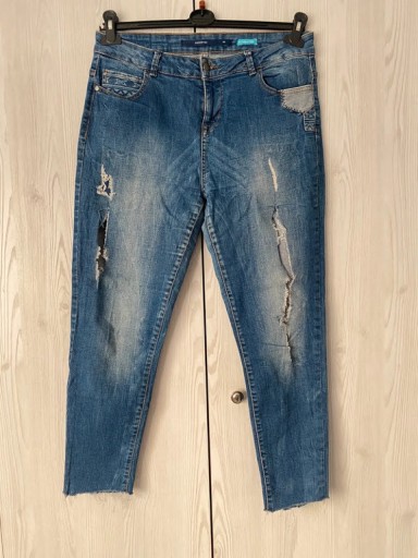 Zdjęcie oferty: Niebieskie jeansy boyfriend slim z rozdarciami 40