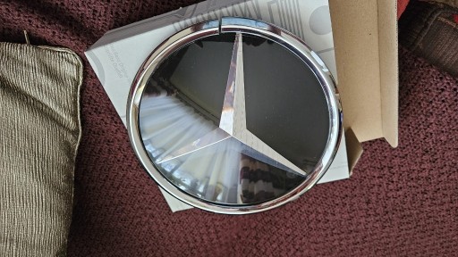 Zdjęcie oferty: Emblemat do grilla Mercedes distronic A 0008880000