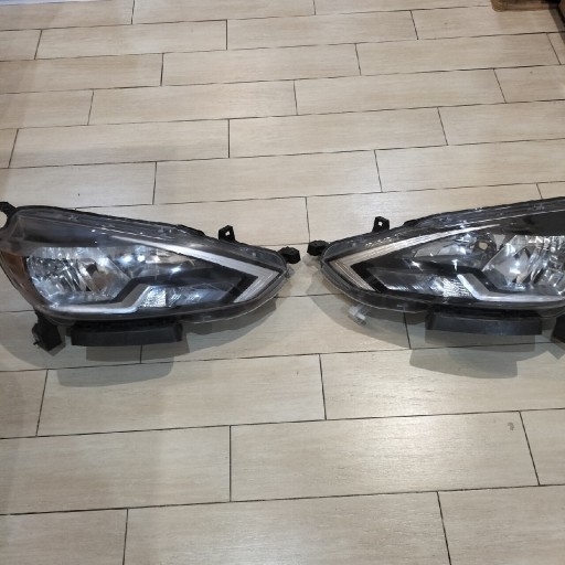 Zdjęcie oferty: Reflektory przednie Nissan Sentra 2019 wersja USA 