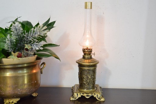 Zdjęcie oferty: piękna cynowa LAMPA NAFTOWA stara