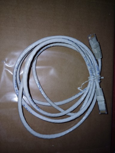 Zdjęcie oferty: Kabel sieciowy patchcord CAT 6 UTP, 2m RJ45 LAN