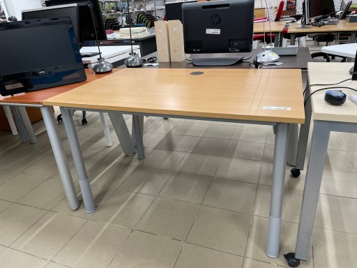 Zdjęcie oferty: Stabilne, ładne biurko Kinnarps 120cm z regulacją 