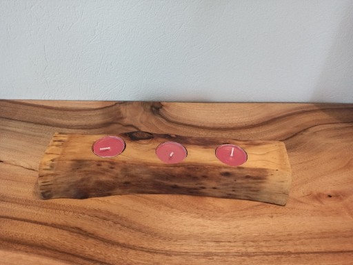 Zdjęcie oferty: Świecznik drewniany z orzecha włoskiego