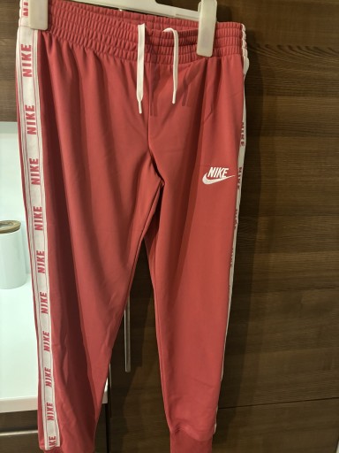 Zdjęcie oferty: Spodnie dresowe nike air 156 