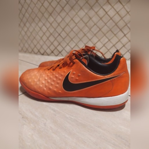 Zdjęcie oferty: Nike halówki MAGISTAX