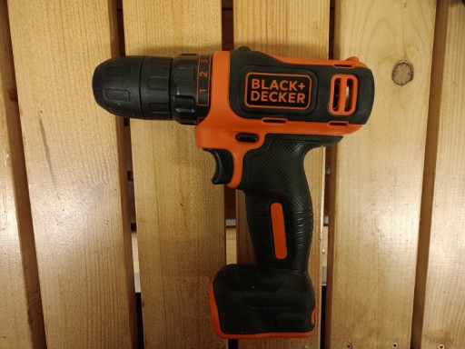 Zdjęcie oferty: Wkrętarka Black+Decker zasilanie aku 10,8V BDCDD12