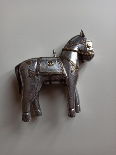 Zdjęcie oferty: Statuetka konia. Piękny w detalach stary konik.