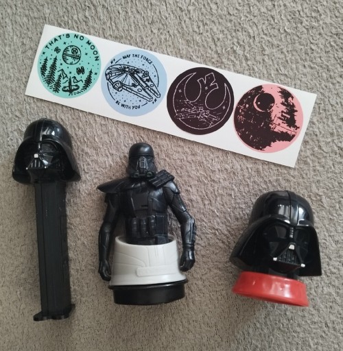 Zdjęcie oferty: Mini Pojemnik Dart Vader Star Wars figurki