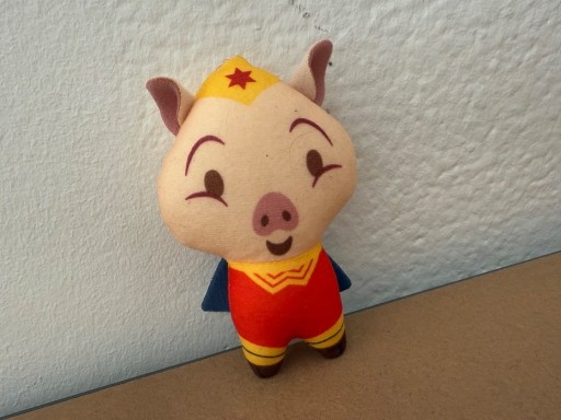 Zdjęcie oferty: McDonald's DC League Of Super Pets The Potbelly Pig Tall Pluszowa Figurka