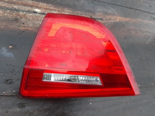 Zdjęcie oferty: LAMPA PRAWA TYŁ TYLNA W KLAPE LED BMW E90 LIFT LCI